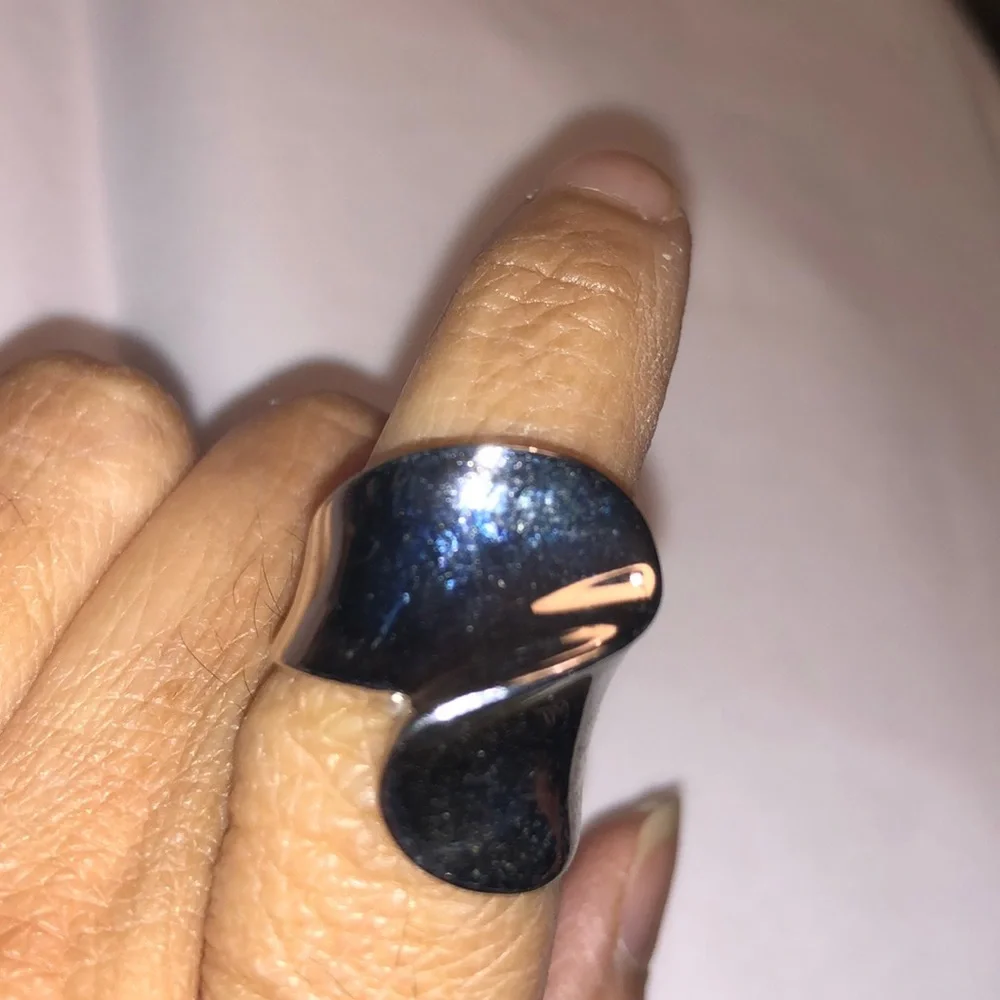 Lia Sophia ring‎ silver in excellent condition